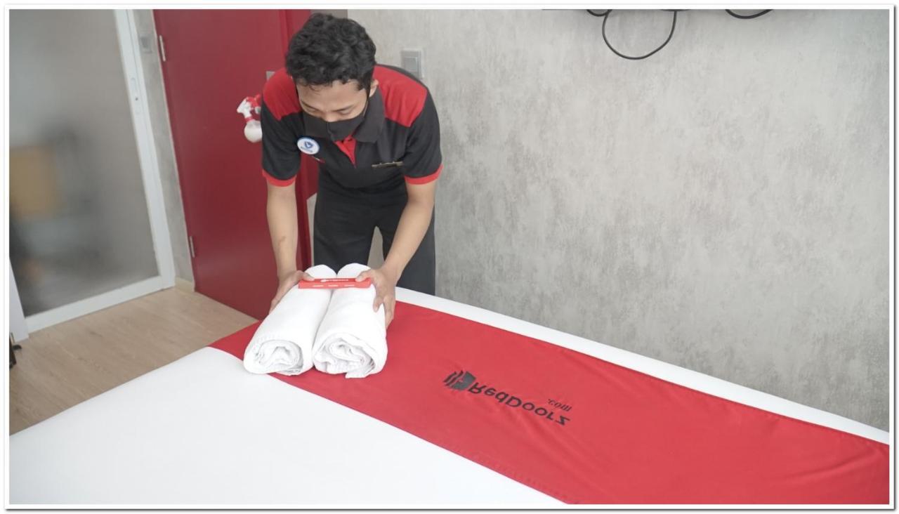Reddoorz Plus Near Stie Ykpn 2 Maguwo Bagian luar foto