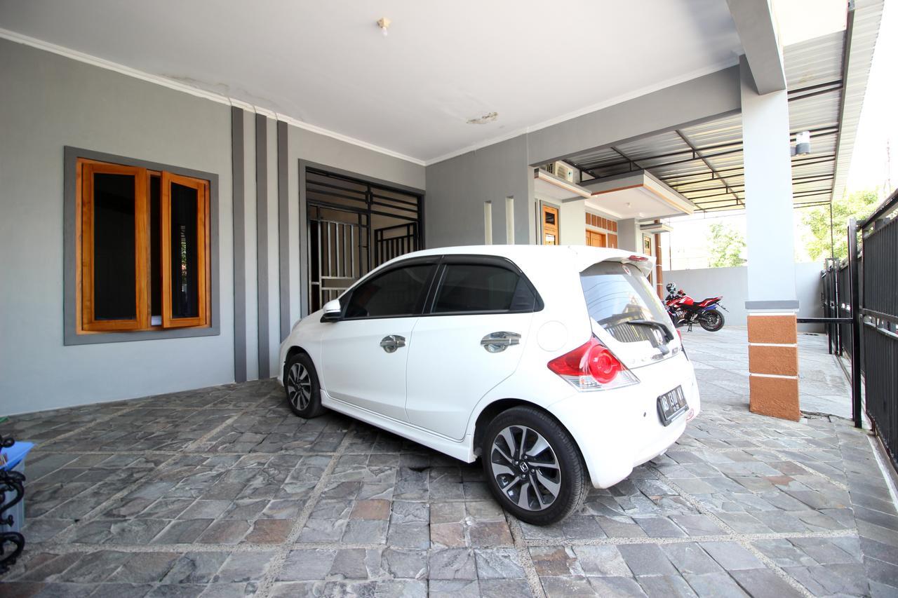 Reddoorz Plus Near Stie Ykpn 2 Maguwo Bagian luar foto
