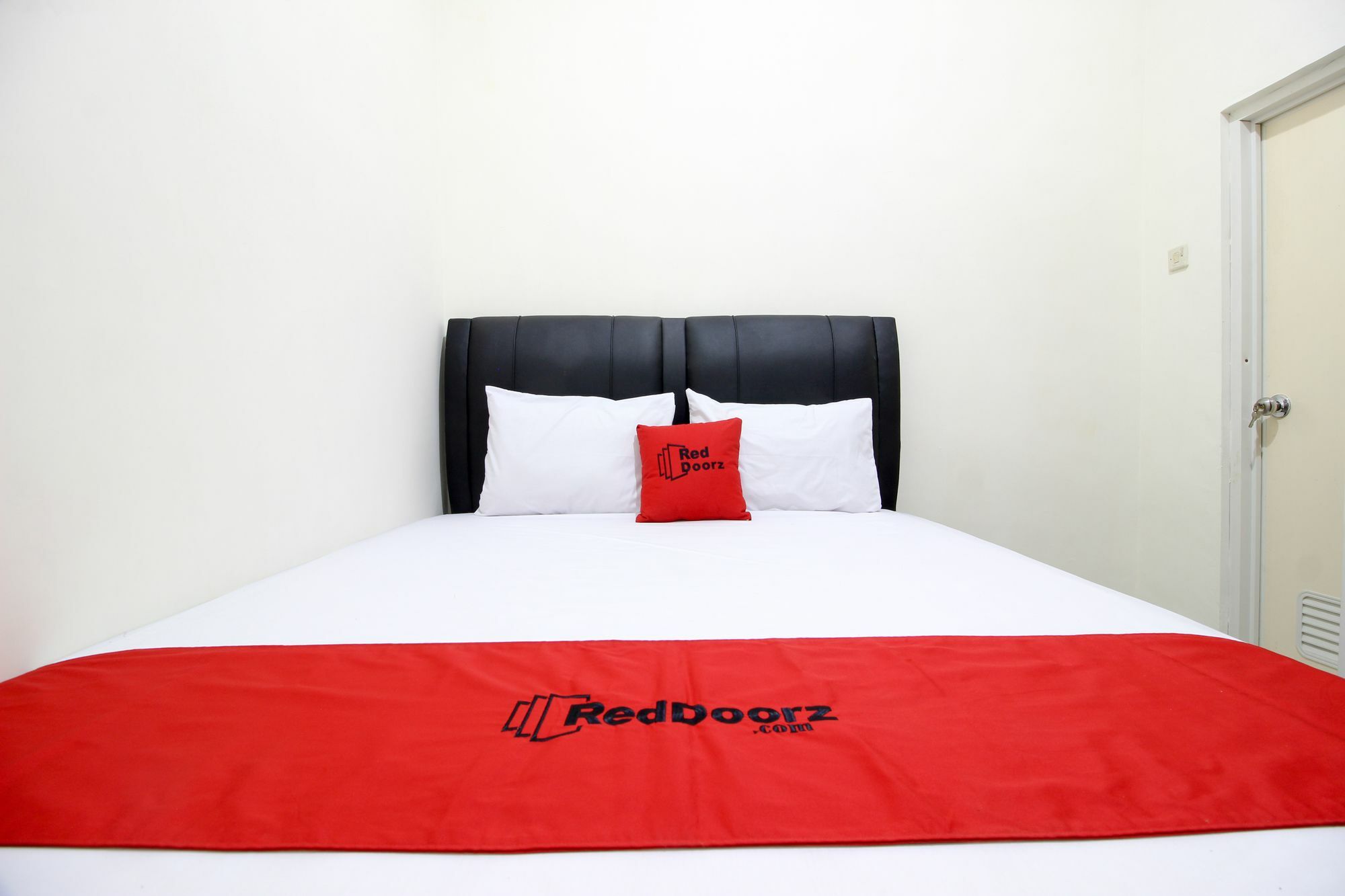 Reddoorz Plus Near Stie Ykpn 2 Maguwo Bagian luar foto