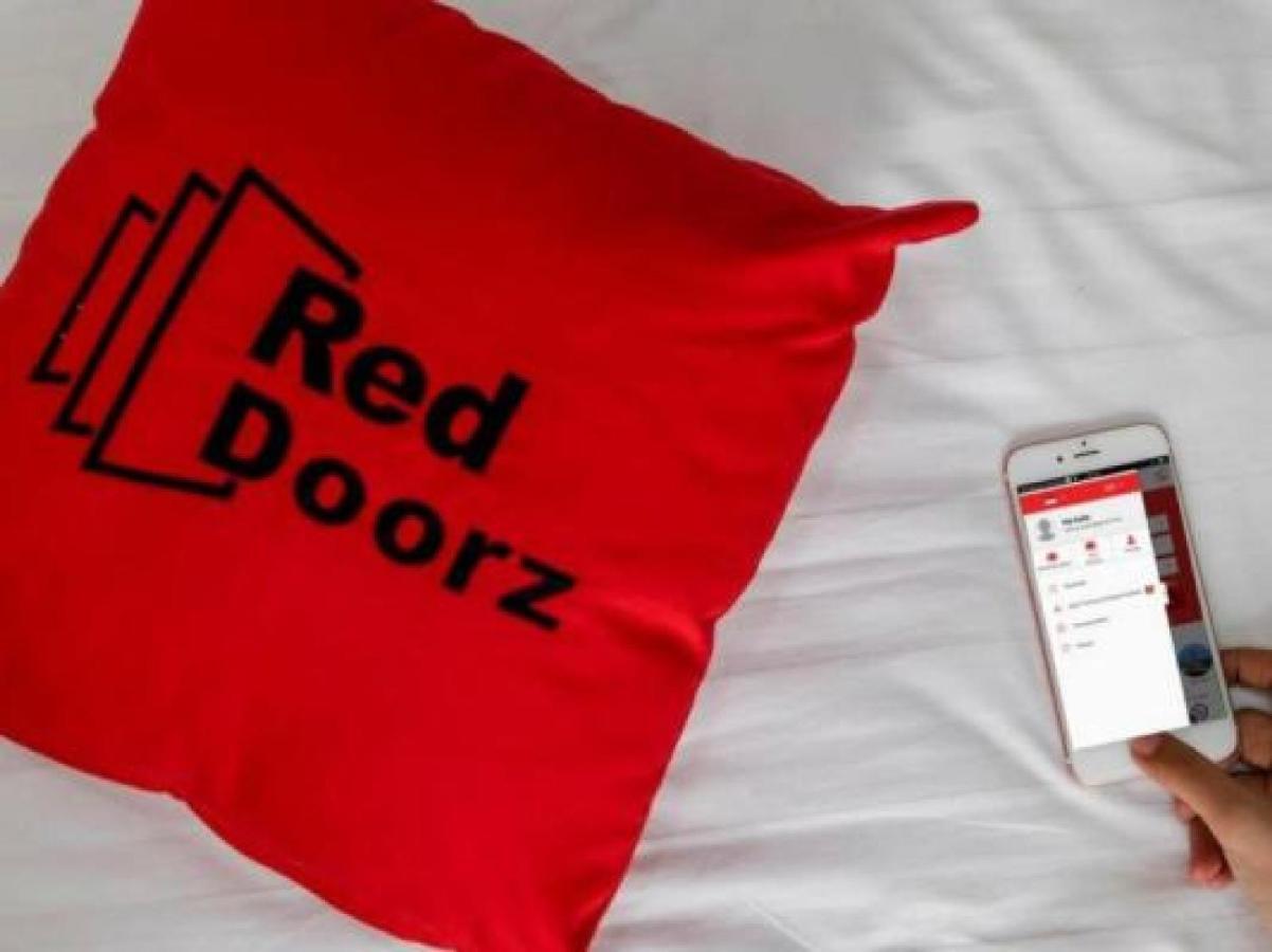 Reddoorz Plus Near Stie Ykpn 2 Maguwo Bagian luar foto